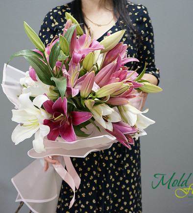 Bouquet with lilies ''Summer Breeze'' photo 394x433